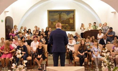 Slavností předáváni certifikátů Cambridge