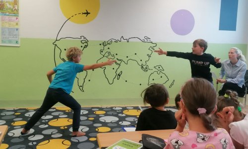 Po světě s úsměvem a s celou třídou