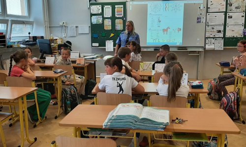Beseda s policistkou ve třídě 3. A